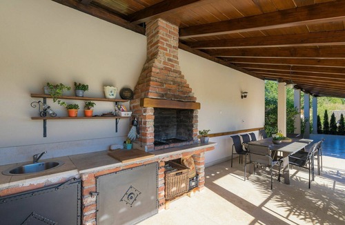 Cabrunici Villa | Wonderful private villa for 8 guests with WIFI, private pool, A/C, TV, terrace and pets allowed