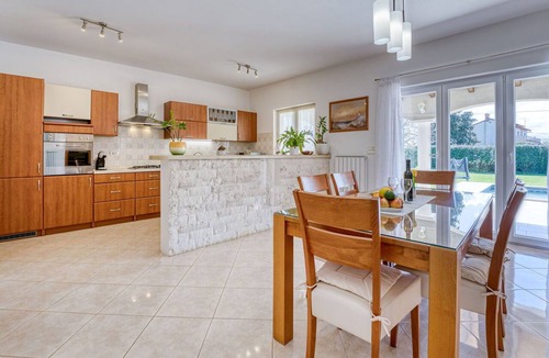 Melnica House | Wonderful private villa for 8 guests with private pool, A/C, WIFI, TV and terrace