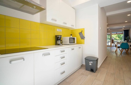 Njivice House | Wonderful private villa for 4 people with WIFI, A/C, TV and terrace