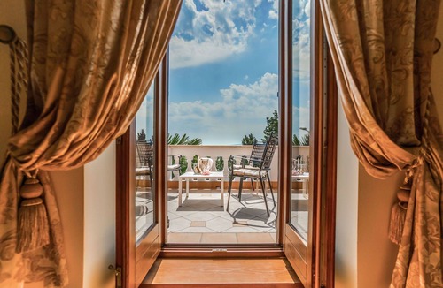 Obrs Villa | Wonderful private villa with hot tub, WIFI, private pool, A/C, TV, terrace and pets allowed
