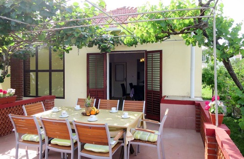 Ugljan House | Wonderful private villa for 8 people with A/C, WIFI, TV and terrace