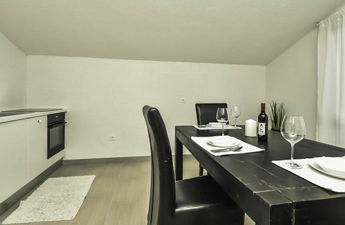 Suhovare House | Wonderful private villa with A/C, private pool, WIFI, TV, terrace, pets allowed and panoramic view