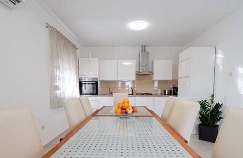 Velim House | Wonderful private villa for 8 people with private pool, A/C, WIFI, TV and terrace
