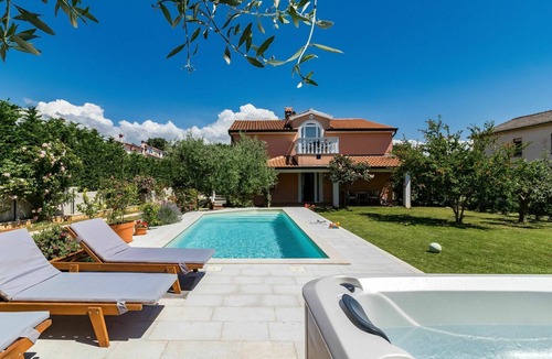 Kastelir-Labinci House | Wonderful private villa with A/C, WIFI, hot tub, private pool, TV, patio and pets allowed