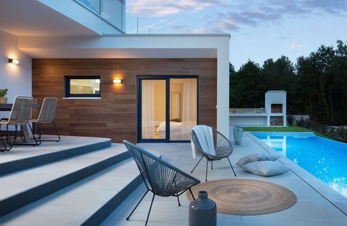 Vabriga Villa | Wonderful private villa with private pool, WIFI, hot tub, A/C, TV, terrace and pets allowed