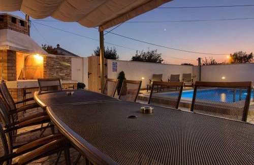 Valtura Villa | Wonderful villa Dvori with private pool for 12 persons near Pula