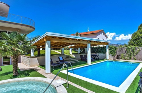 Pobri House | Wonderful villa for 10 people with private pool, WIFI, A/C, hot tub, TV and patio