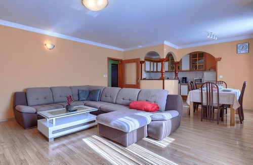 Rakotule House | Wonderful villa for 5 people with A/C, private pool, WIFI, TV, terrace and pets allowed