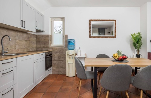 Sveti Vid Dobrinjski House | Wonderful villa for 6 guests with A/C, hot tub, WIFI, private pool, TV, terrace and pets allowed