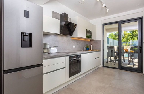 Bogovici House | Wonderful villa for 6 guests with WIFI, private pool, A/C, TV and terrace