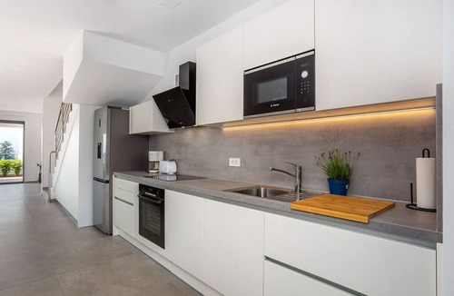 Bogovici House | Wonderful villa for 6 guests with WIFI, private pool, A/C, TV and terrace