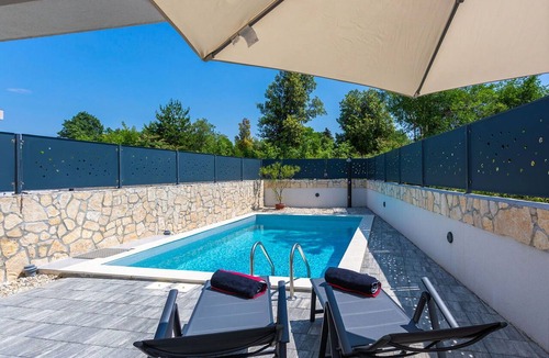 Bogovici House | Wonderful villa for 6 guests with WIFI, private pool, A/C, TV and terrace