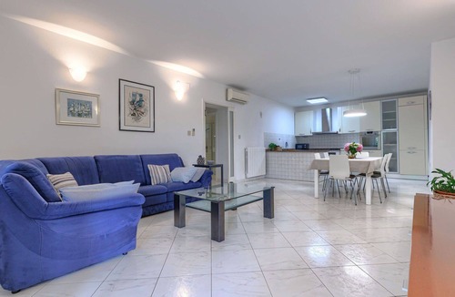 Topid House | Wonderful villa for 6 guests with WIFI, A/C, private pool, TV and terrace