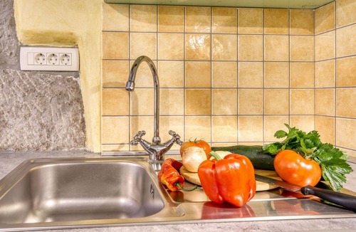 Grabri House | Wonderful villa for 7 guests with WIFI, A/C, hot tub, private pool, TV and pets allowed