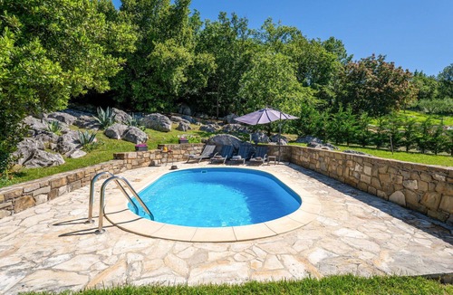 Grabri House | Wonderful villa for 7 people with private pool, WIFI, hot tub, A/C, TV and pets allowed