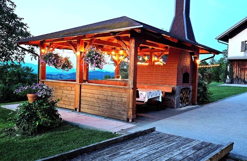 Store House | Wooden house in nature with balcony, animals & peaceful surroundings