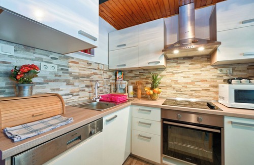 Gornja Stubica House | Wooden house in Zagorje with jacuzzi, sauna, pool, barbecue, and scenic views