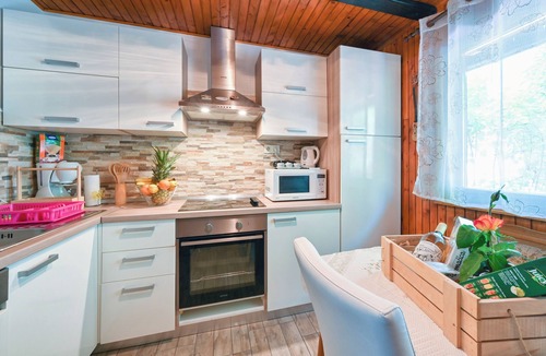 Gornja Stubica House | Wooden house in Zagorje with jacuzzi, sauna, pool, barbecue, and scenic views