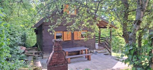 Kamanje House | WOODEN HOUSE near the River Kupa