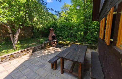 Kamanje House | WOODEN HOUSE near the River Kupa