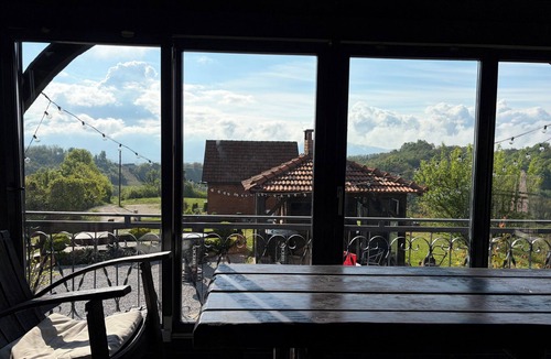 Kupljenovo House | Wooden house with pool and views of Medvednica and vineyards