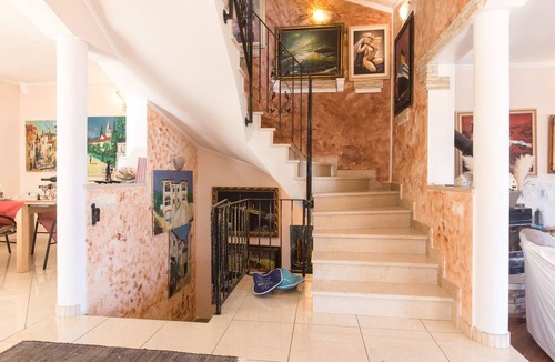 Opric House | Wunderschöne Luxus-Familienvilla Emily by Interhome