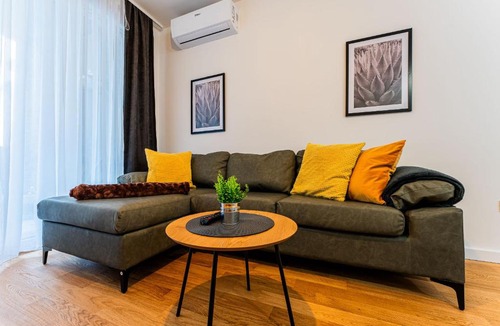 Novi Zagreb Apartment | Zagreb 137 - 2 Bedrooms - Parking - 2 Loggia - New - Apartment - Flexible Keybox Entry - Modern - Monthly Rent - WiFi