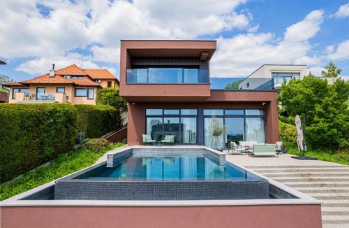 Zagreb Apartment | Zagreb 140 - The most Luxurious Villa with Private pool in Zagreb New - Apartment - Flexible Keybox Entry - Modern - WiFi
