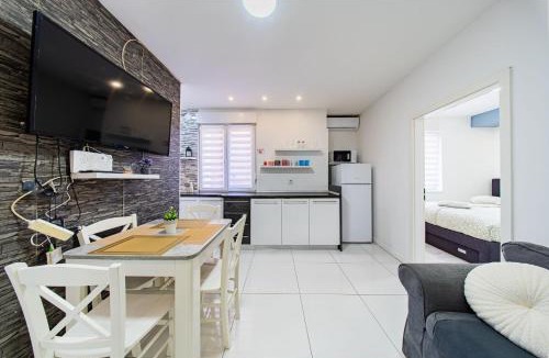 Zagreb Apartment | Zagreb 233 - 2 Bedroom - Terrace - New - Apartment - Flexible Keybox Entry - Modern - Monthly Rent - WiFi