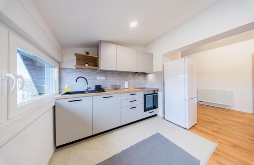 Velika Gorica Apartment | Zagreb 242 - 3 Bedroom - Parking - Airport - Apartment - Flexible Keybox Entry - Modern - Monthly Rent - WiFi