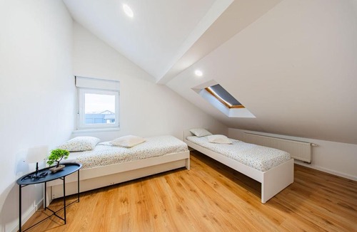 Velika Gorica Apartment | Zagreb 242 - 3 Bedroom - Parking - Airport - Apartment - Flexible Keybox Entry - Modern - Monthly Rent - WiFi