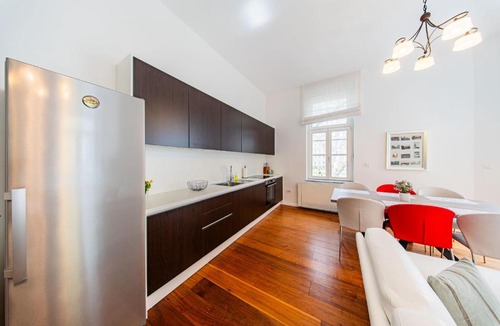 Zagreb Apartment | Zagreb 265 & 266 - 3 Bedroom Apartment & 2 Bedroom Apartment - City Centre - Flexible Keybox Entry - Monthly Rent - Modern