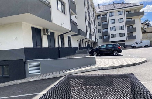 Banja Luka Apartment | Zeus Apartments - One Bedroom Apartment with Balcony in City Center