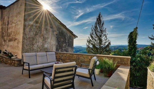 Šmartno – Goriška Brda : PENTHOUSE APARTMENT in Ljubljana