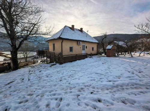 Породично газдинство Вучићевић Porodično gazdinstvo Vučićević in Bačevci