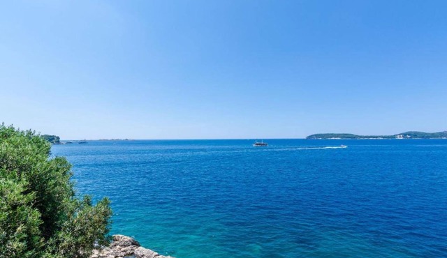 1-bedroom apartment with AC with pool view in Dubrovnik