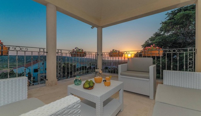 1 bedroom beach front apartment in Kolan