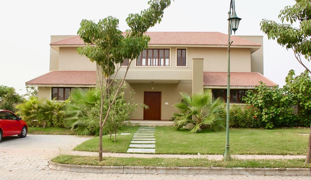 150 Kalhaar Blues Greens- Golfers retreat. in Vasna Iyava
