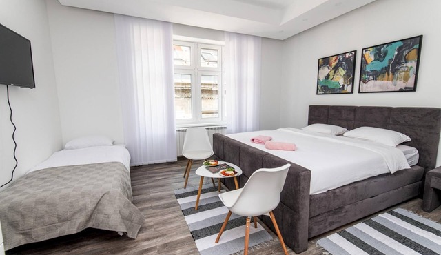 150sqm Apartment with 4 units! GREAT FOR GROUPS in Sarajevo