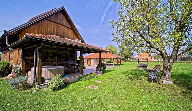 2 bedroom amazing home in Zamrsje