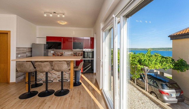 2 bedroom beach front apartment in Rtina