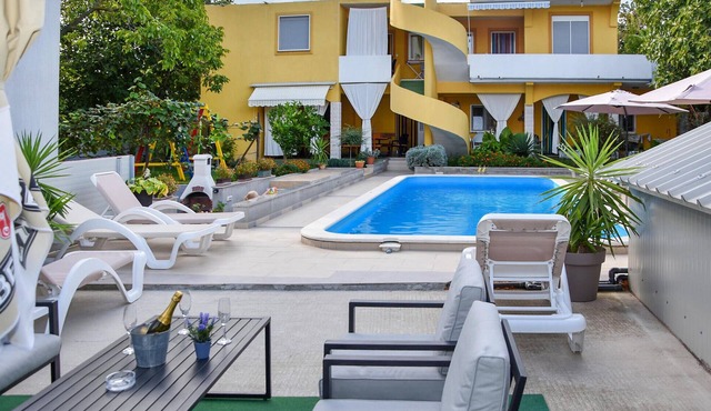 2 bedroom beautiful apartment in Pakostane