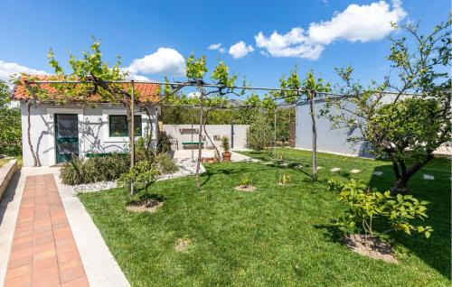 2 Bedroom Beautiful Apartment In Opuzen