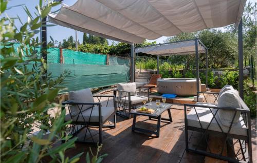 2 Bedroom Beautiful Apartment In Peracko Blato