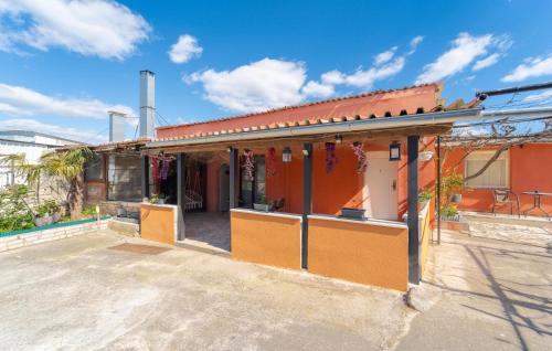 2 Bedroom Cozy Apartment In Benkovac