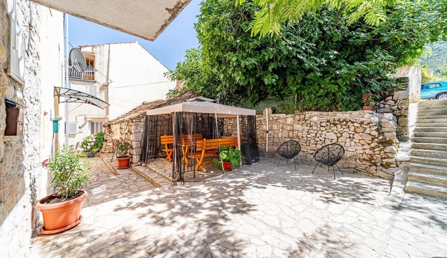 2 bedroom stunning home in Hodilje