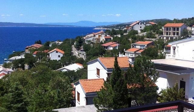 2 minutes to the beach with beautiful sea views