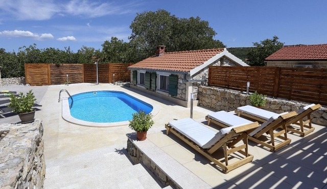 2 stone houses with swimming pool - peaceful location in Zezevica