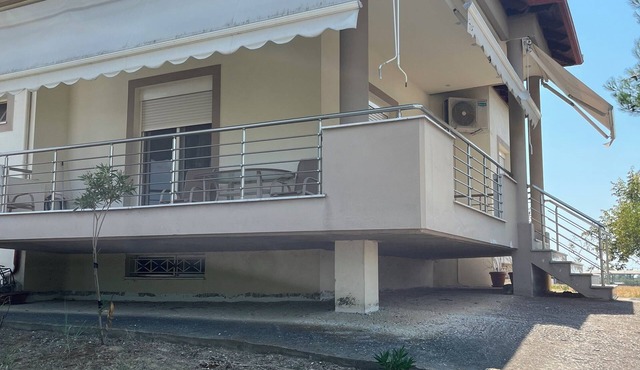 3-bedroom house in beautiful Ganochora with ACn in Ganochora