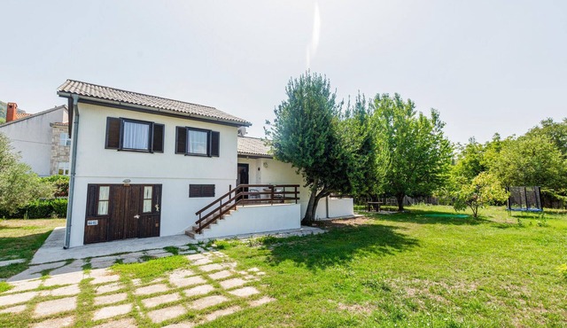 3 bedroom lovely home in Blato na Cetini